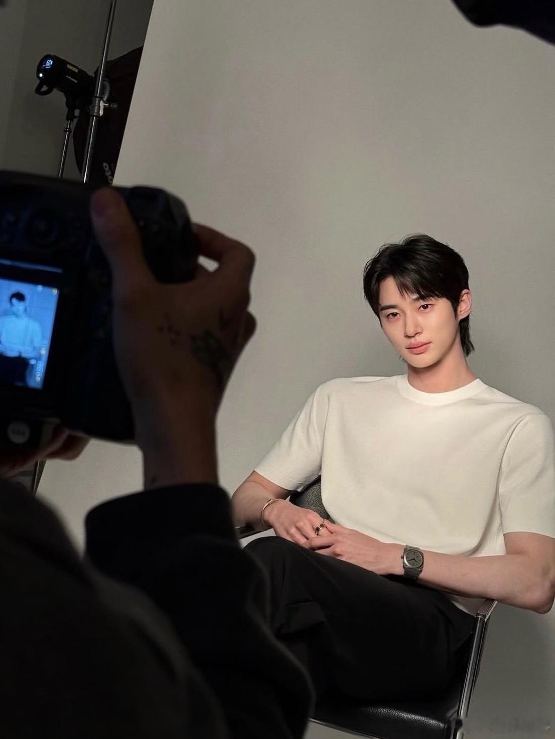 抓拍一只很会摆pose的帅哥｜边佑锡是限定男友边佑锡  向全世界安利边佑锡  2