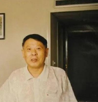 毛主席去世后，治丧委员会在拟定守陵人名单时，李敏突然说：“还有我的哥哥毛岸成！”
