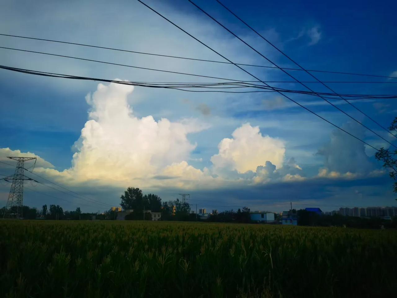 这是我家乡的美景，是不是也很不错？
想想离开家已经十几二十年了
还是很怀念村里的