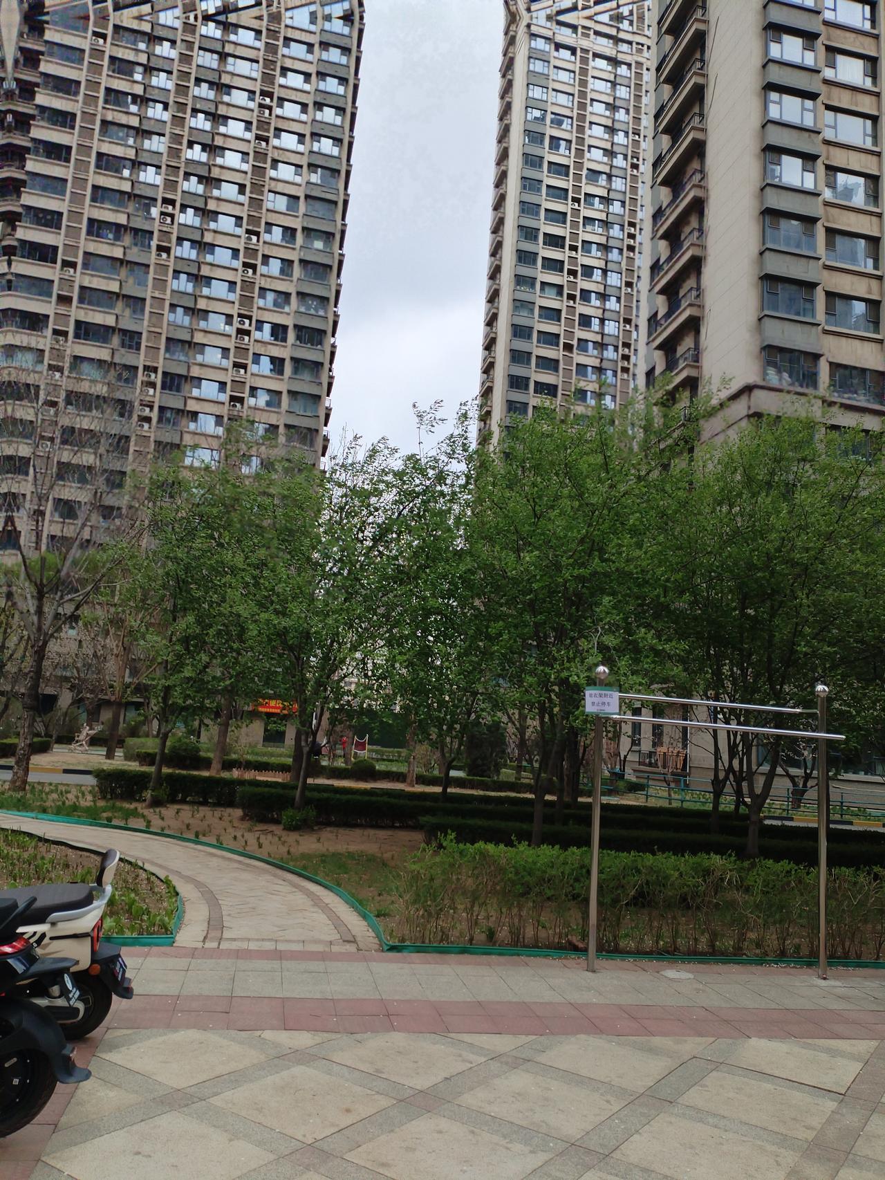 给同龄人的几句心里话：
咱们这代人，为父母活过，为子女活过，为工作活过。现在，该