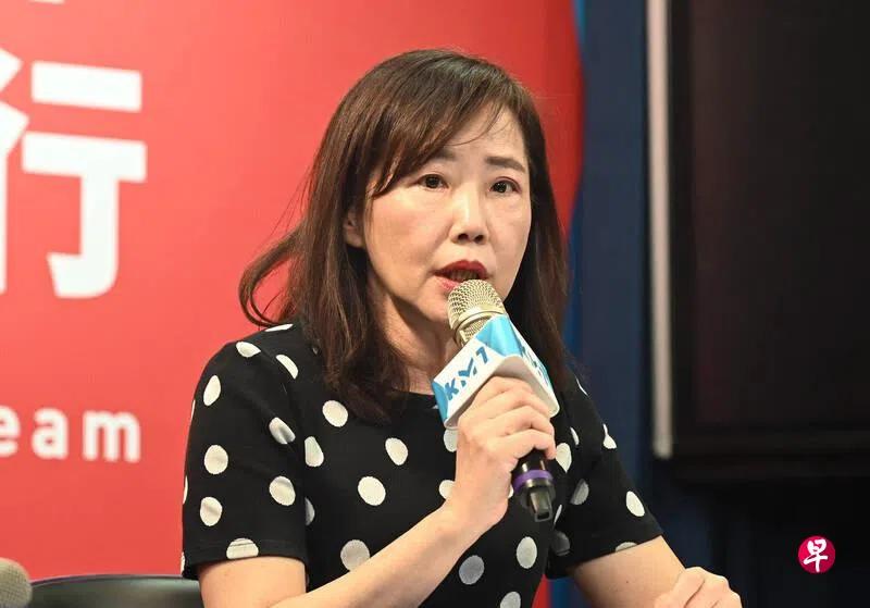 郑丽文再次被打了个措手不及

根据5月27日的最新消息，尹乃菁亲口证实，她早在5