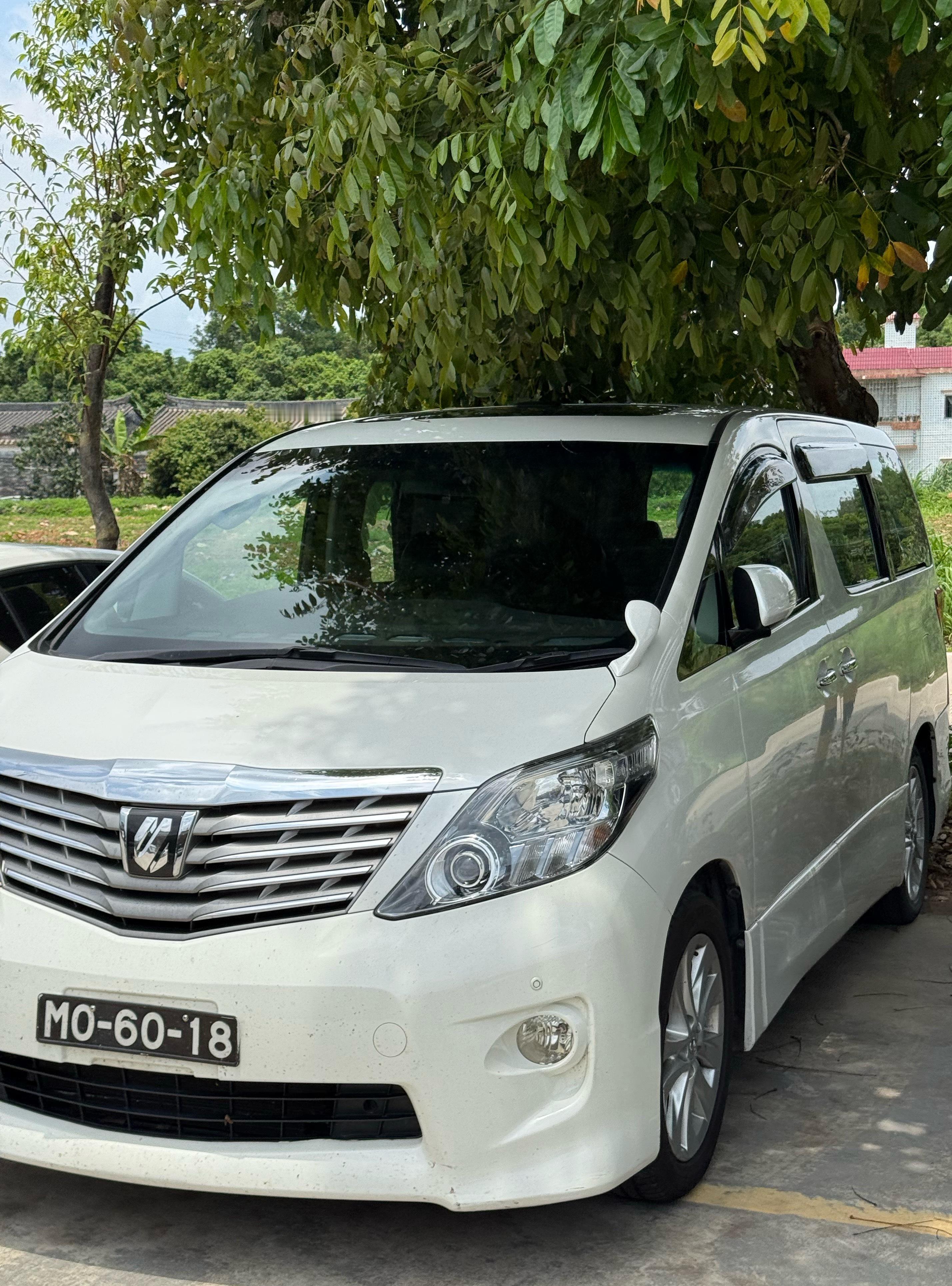 整个停车场都是港澳车[笑而不语][笑而不语] ​​​