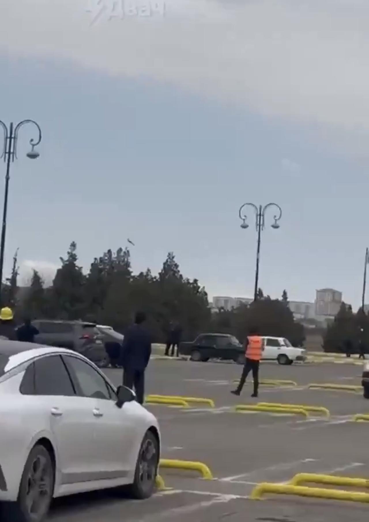 一架伊朗 Shahed-136 神风特攻队无人机袭击了阿塞拜疆纳希切万国际机场。