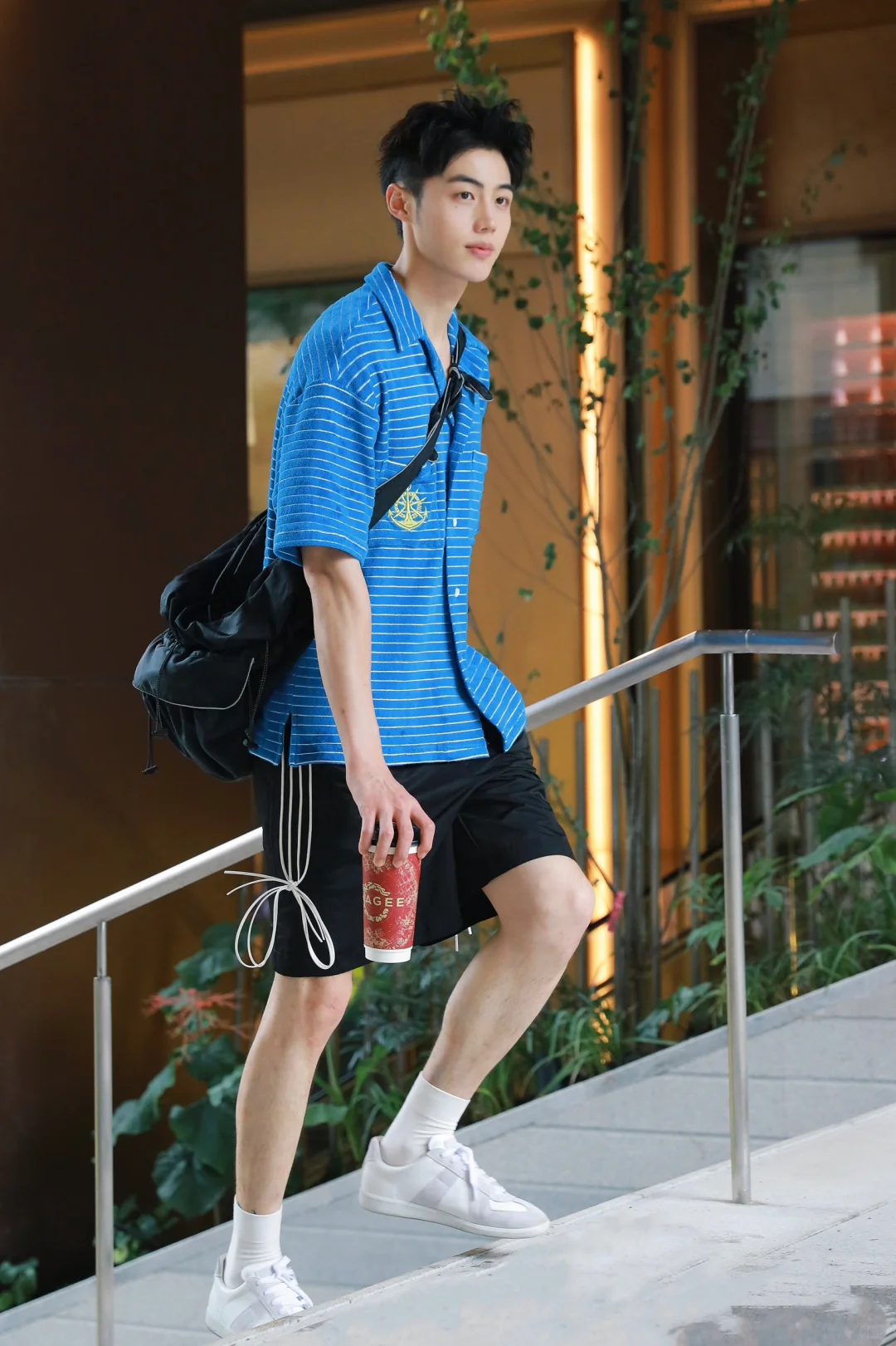 半熟七月 金融打工仔的早C新宠