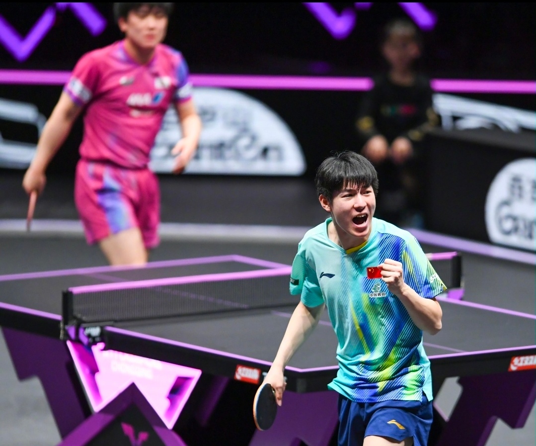 温瑞博4比2张本智和WTT重庆冠军赛：温瑞博4-2力克张本智和，晋级男单决赛。W