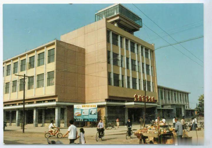#宝坻老城记忆#宝坻百货大楼始建于1981年，4000平方米营业面积，位于宝坻东