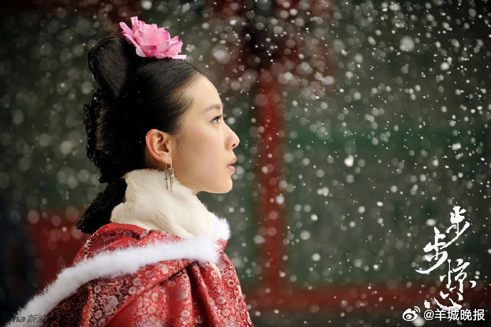 【盘点电视剧中的雪景名场面】雪中的并肩与回眸，定格下角色永恒的记忆。那些美到窒息