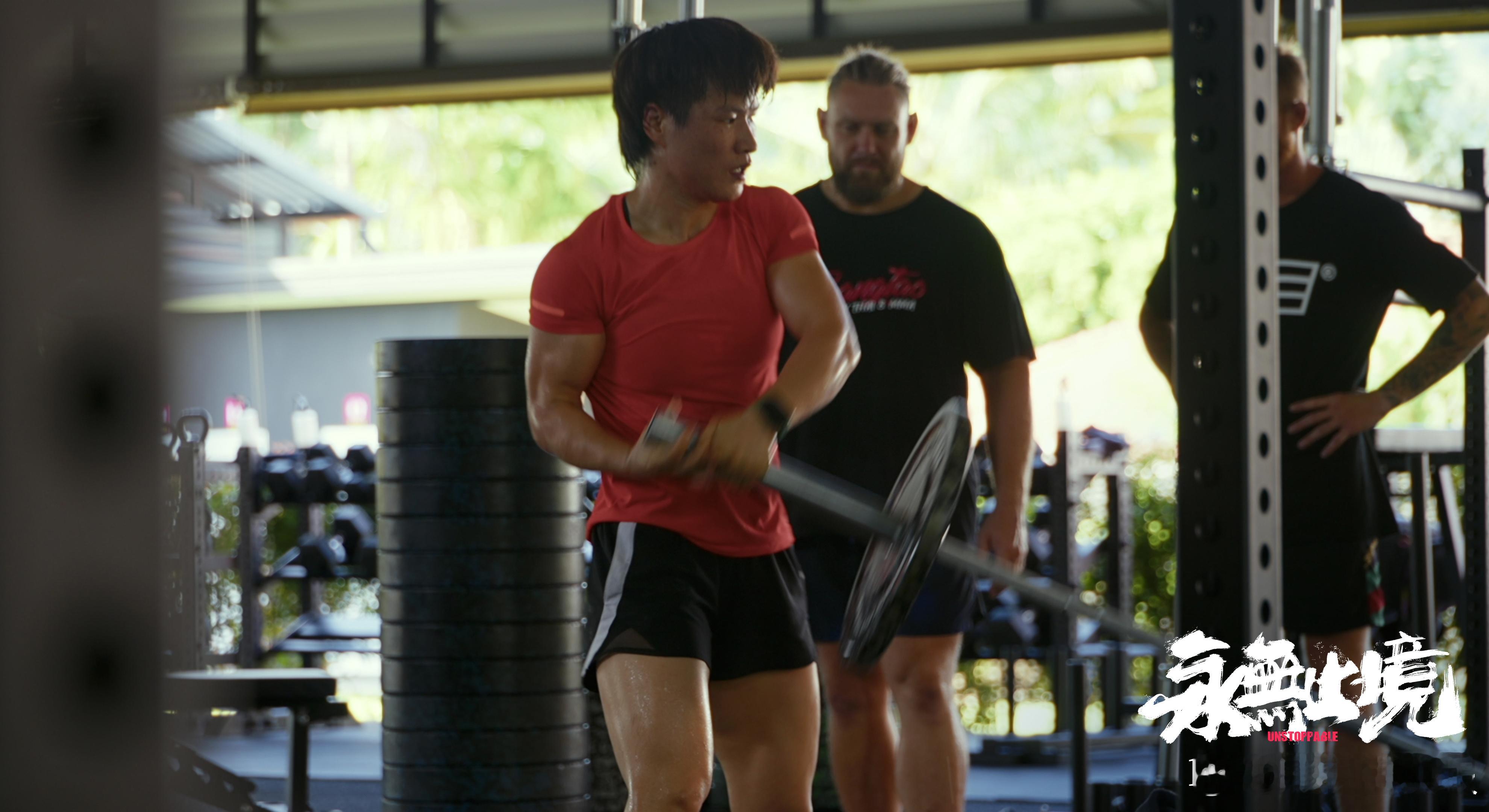 张伟丽的擂台很燃，但她背后的故事更燃！没有一蹴而就的成功，只有日复一日的沉淀与坚