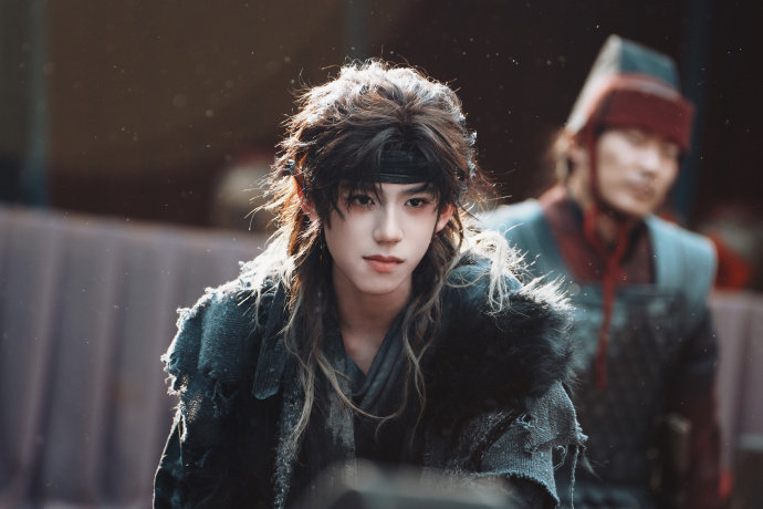 林子烨发了小狼妖 林子烨来战杀青plog  林子烨来战杀青plog来啦~装凶的小