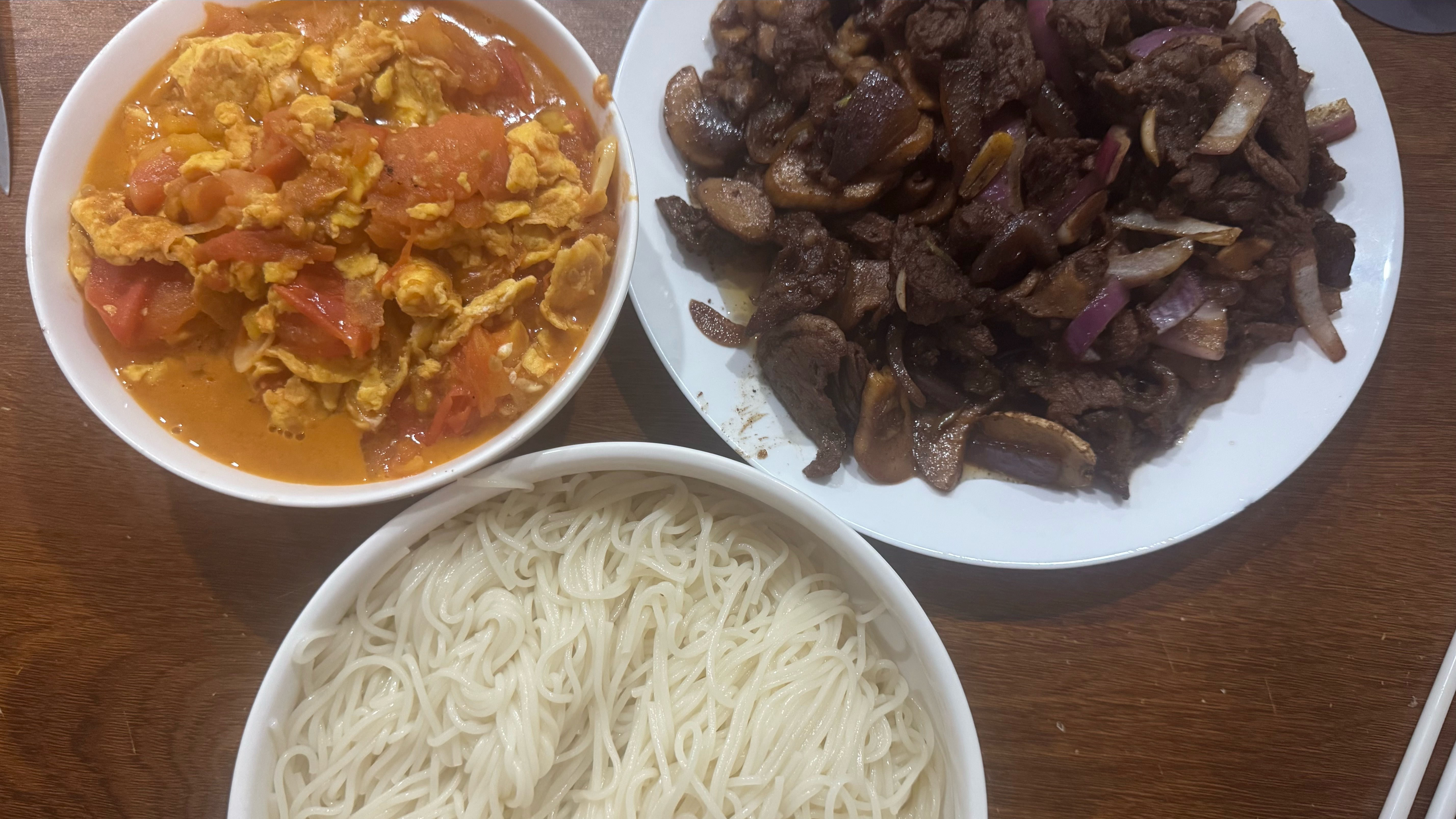 吃个饭，一会儿准备开讲了[嘻嘻]大圣聊球大圣聊球[超话] ​​​