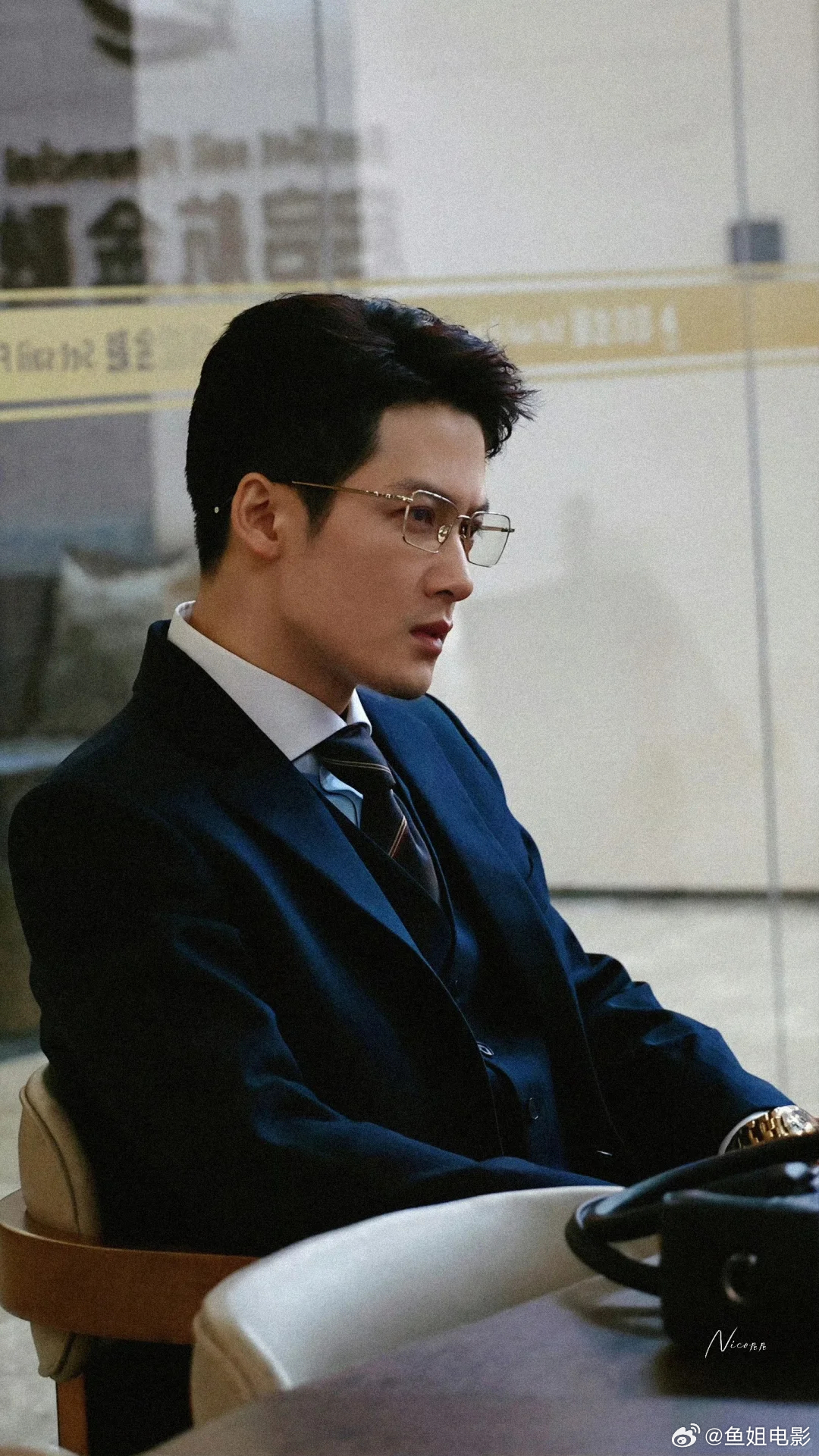 李淇一款高敏脆弱的漂亮社畜男  檀健次真的东西 我印象中一直是小鲜肉对这个电影根