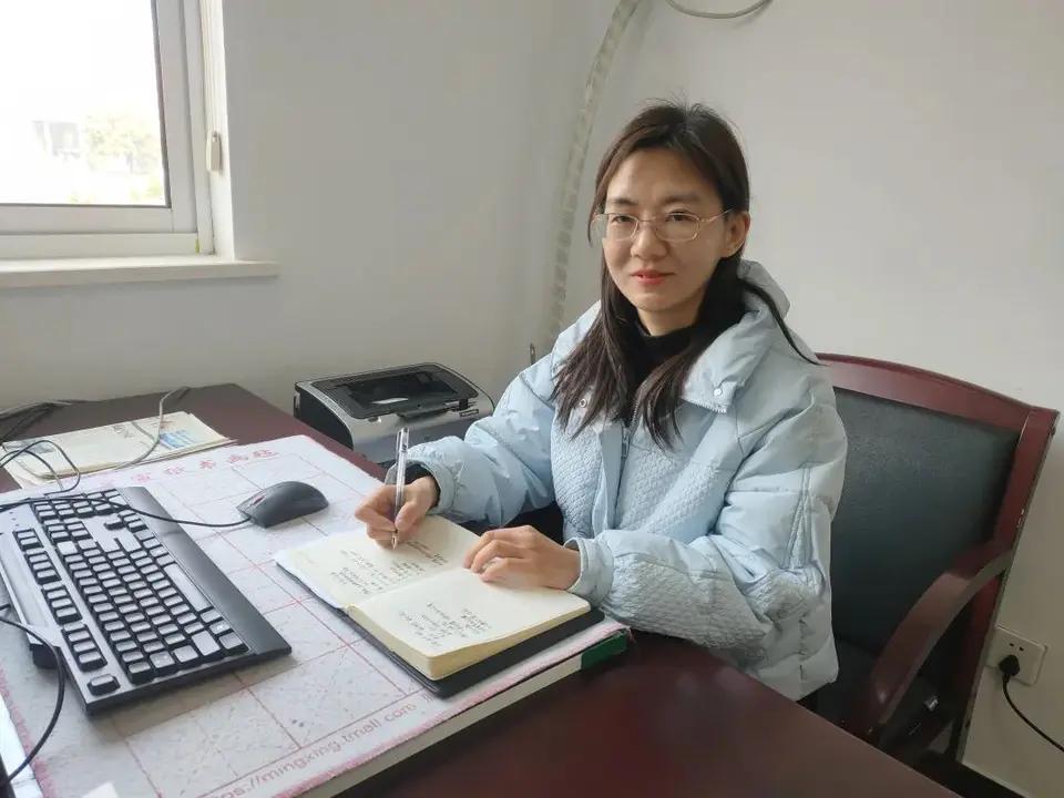 30%高级职称被行政人员占据？一线教师晋升难，职称改革该动真格了！
 
前言：