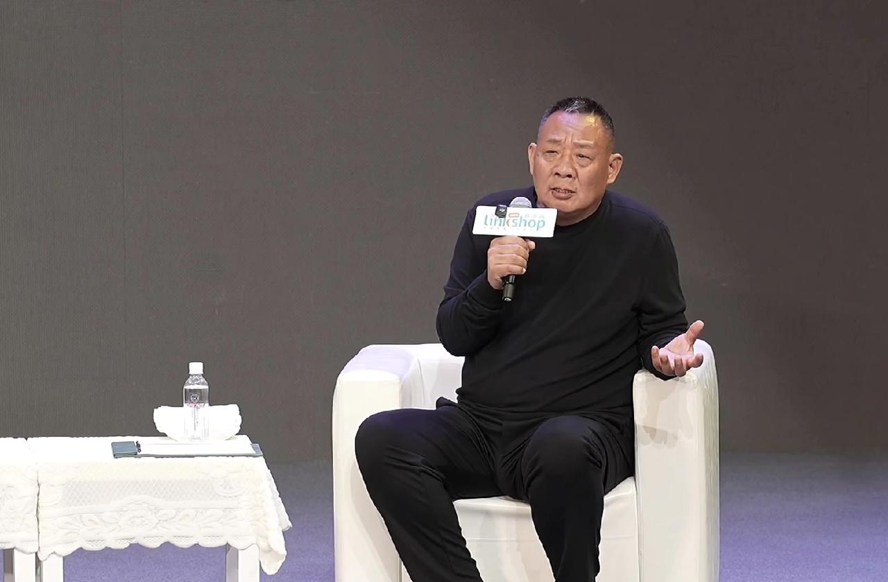 于东来说，胖东来就是一群学校
致力于教书育人，成就别人
各级高管就相当于博士，硕