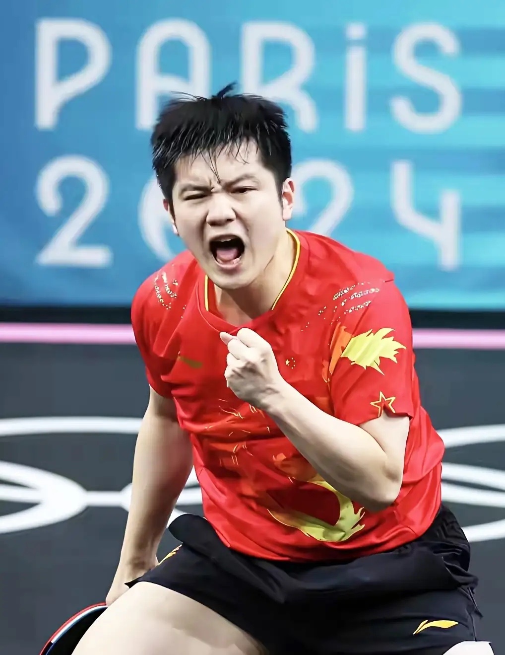 樊振东开启别样乒乓人生他自愿放弃伦敦世乒赛团体赛资格。他深知复出便要投身没完没了