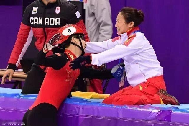 李琰教练带队收获第10枚奥运金牌宁忠岩米兰冬奥会速度滑冰男子1500米刷新奥运纪