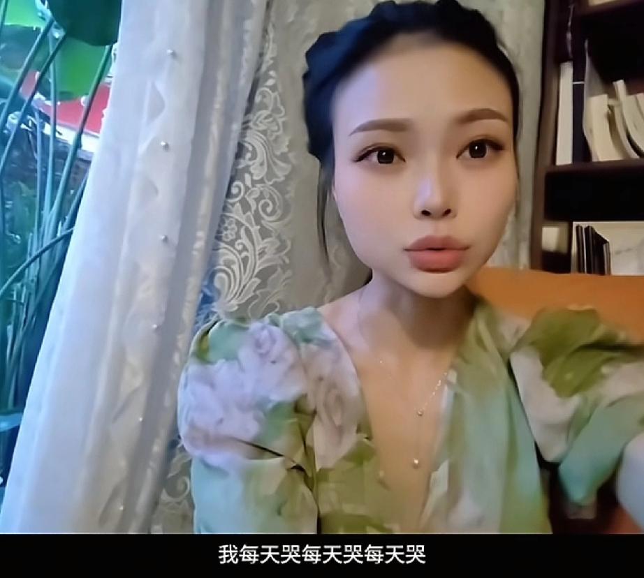主持人熹菲说她是一步错，步步错！
熹菲说因为家庭原因，从小就很叛逆，在办婚礼前几