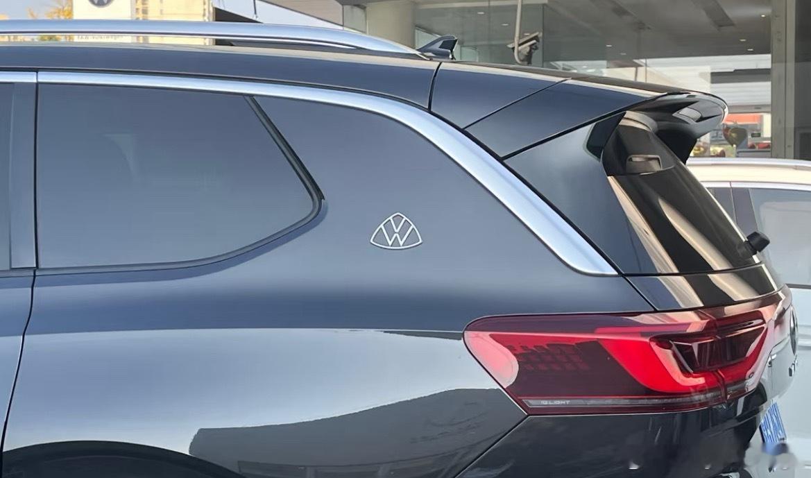 哈哈！迈巴众别说，看起来很和谐！甚至忘记了原来长啥样来着