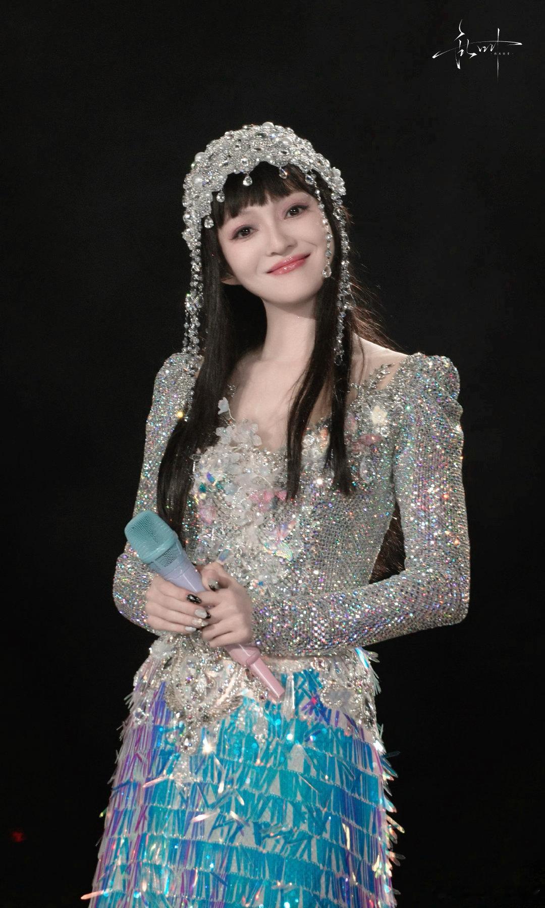 张韶涵觅光一口气公布17个全球大奖 张韶涵觅光公布17个全球大奖，姐这实力没话说