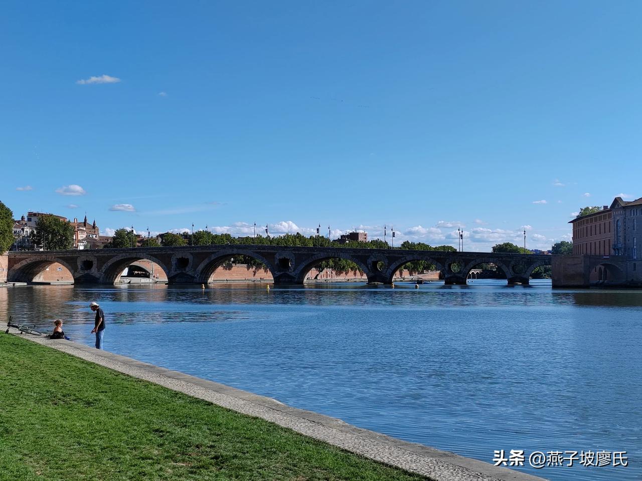 #秋日生活打卡季#应对“大银行”降息小妙招！
据我观察：
国人都爱往银行存款，特