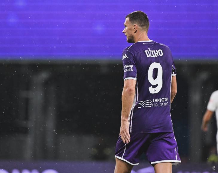 据著名转会记者斯基拉报道，巴黎FC已经询问了哲科的信息，哲科如今并不在佛罗伦萨主