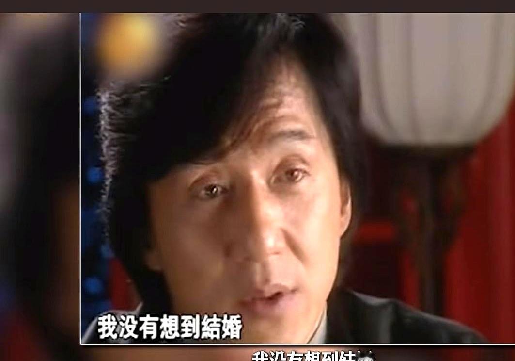 你敢信吗？
成龙当年结婚就一句话，因为太太怀孕了，怕孩子出生父亲栏没名字！

婚