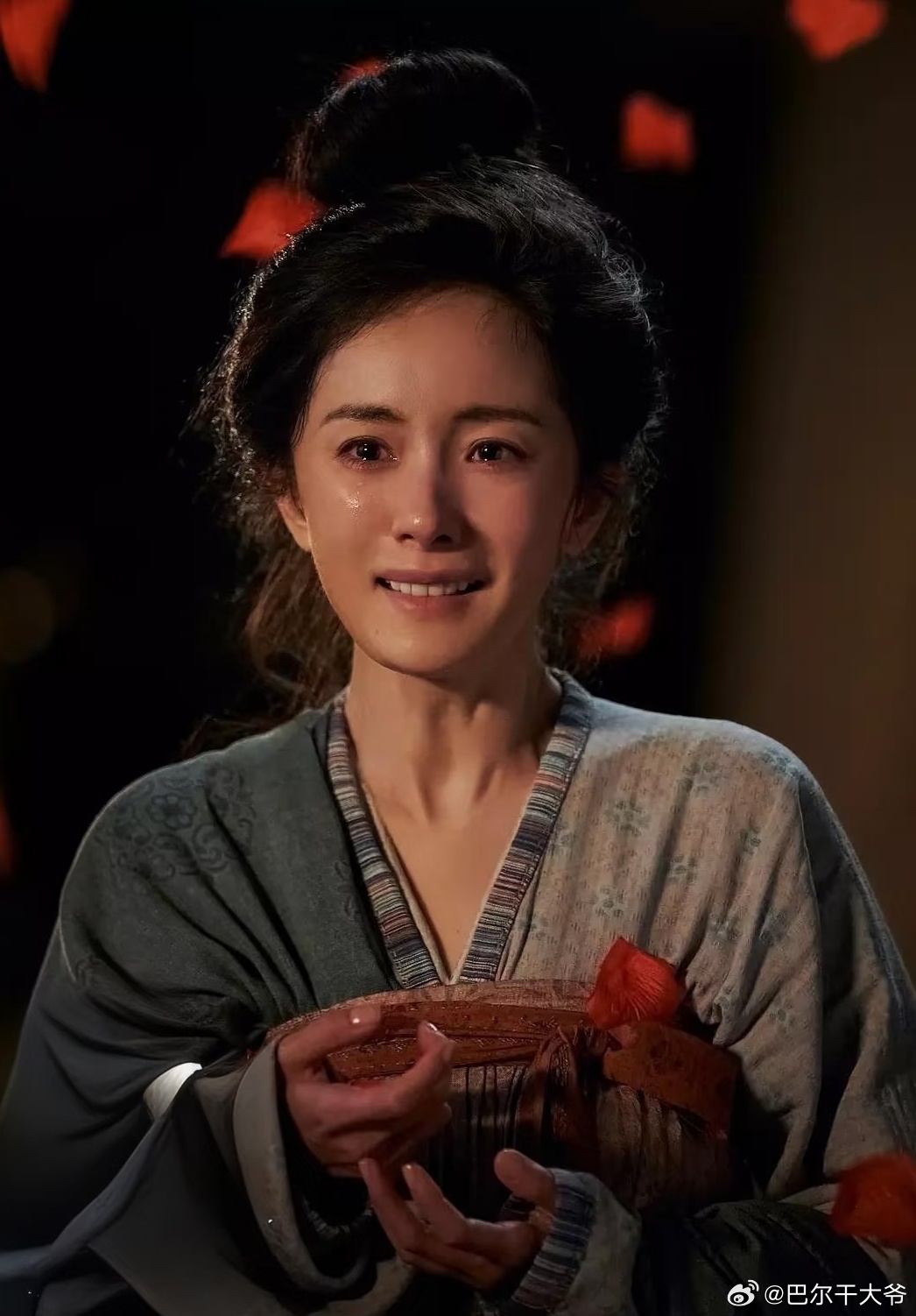 杨幂郑玉婷最佳女配预测 杨幂在《长安的荔枝》里的表现，真的诠释出了那句“行囊羞涩