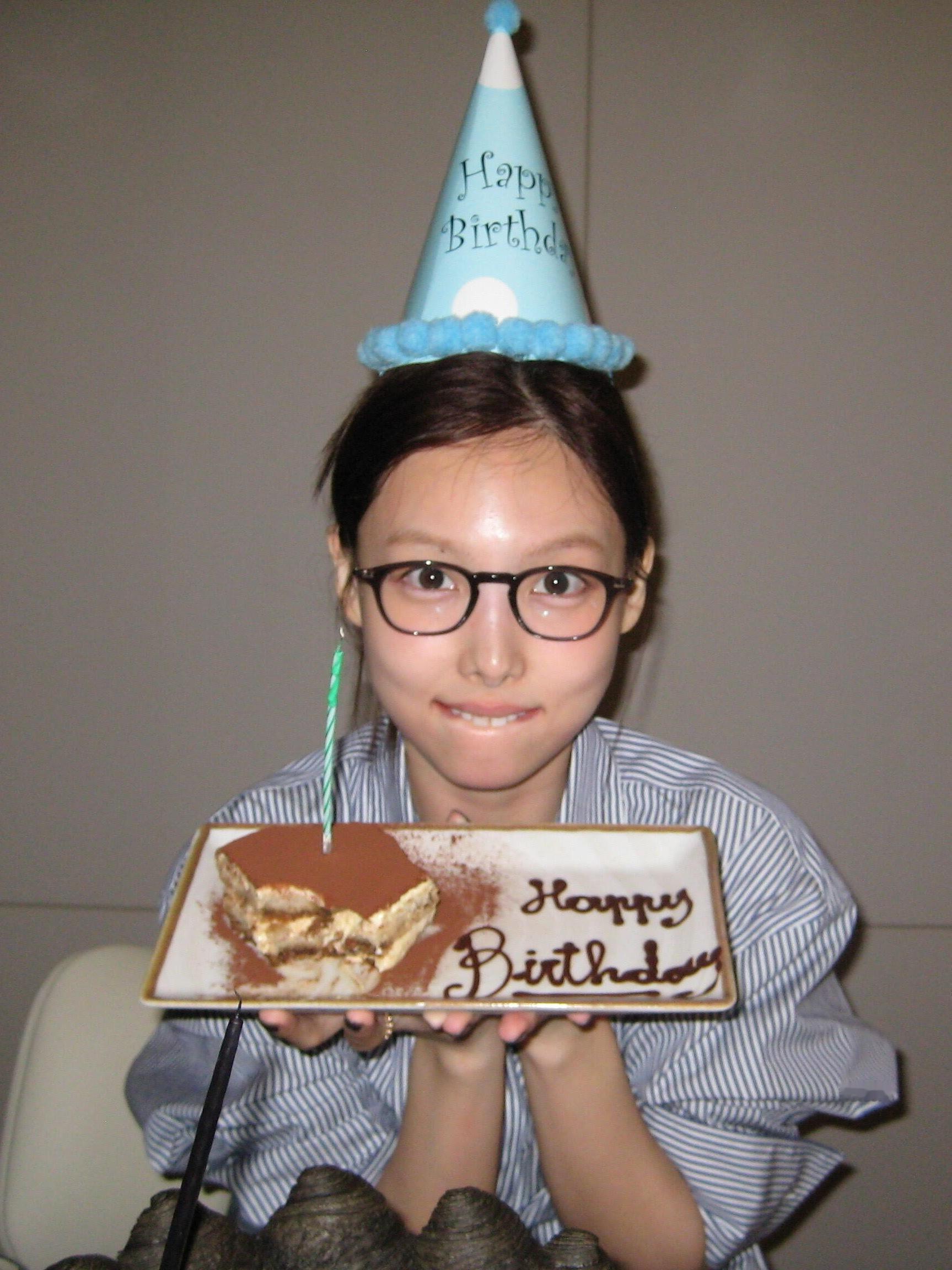 get一些女明星生日蛋糕合拍姿势🎂 