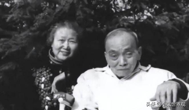 1949年4月，国民党少将范纪曼要被执行死刑，临刑前，他说要上个厕所，但谁也没有