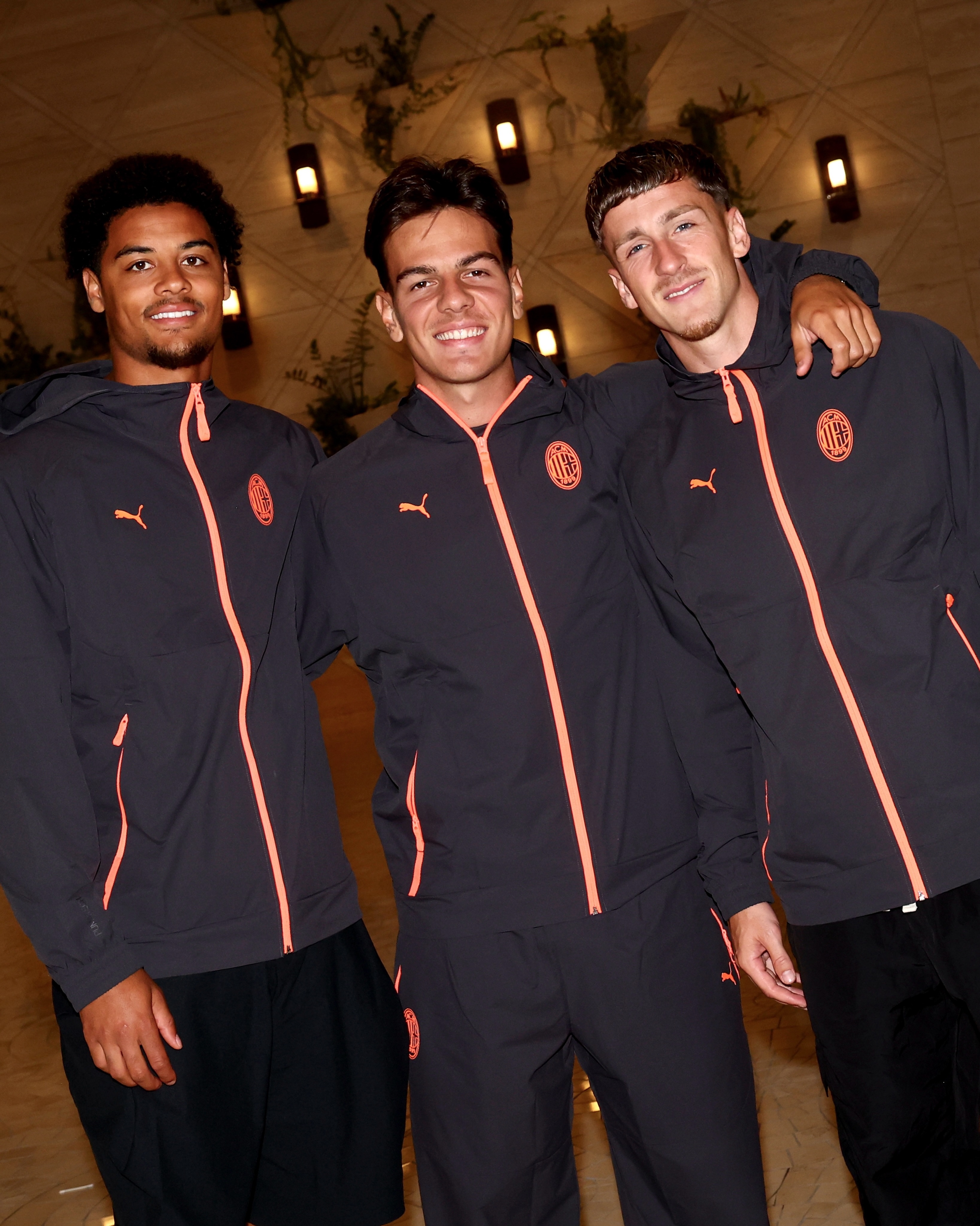 【👋🏻】 🔴⚫️ 德温特🇧🇪、亚沙里🇨🇭、萨勒马科尔斯🇧🇪抵达