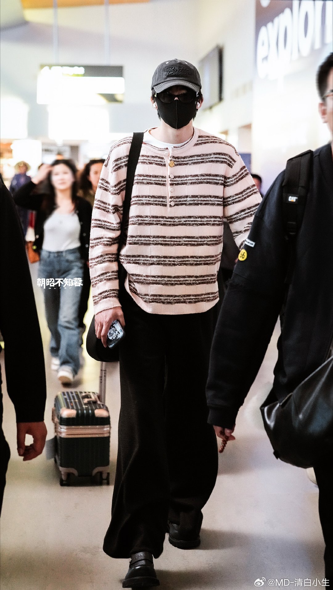  你只管闪闪发光，我们永远为你仰望 