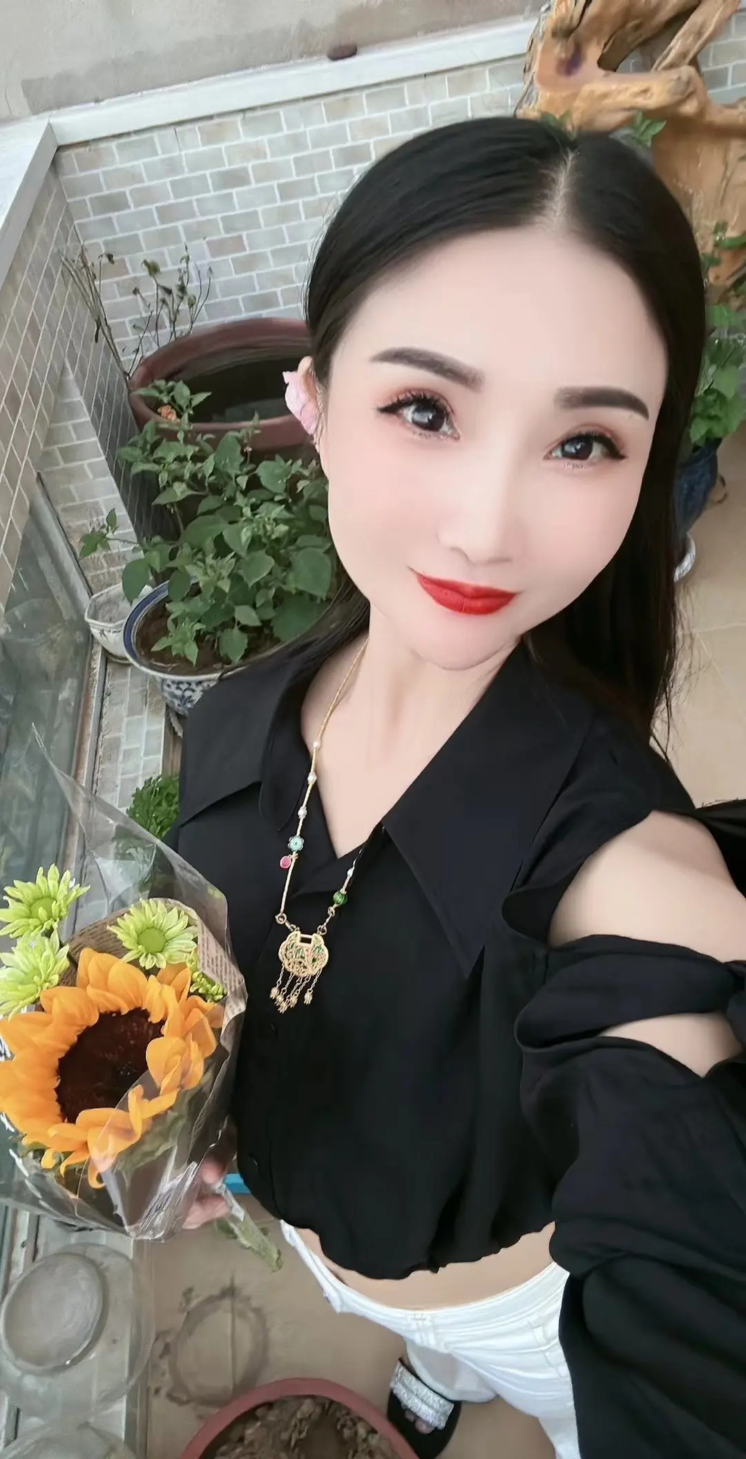 赚钱和爱自己，是我这一辈要做的事！！ 以钱为终，以钱为始！向钱看，向厚...