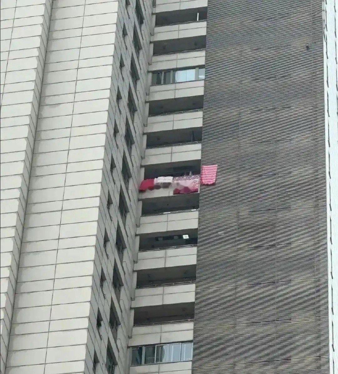 有钱人居然会用普通人用的廉价被子 