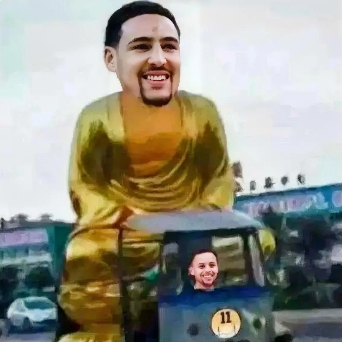 NBA现役球员中的五神
汤神——克莱-汤普森
庄神——安德烈-德拉蒙德
萌神——
