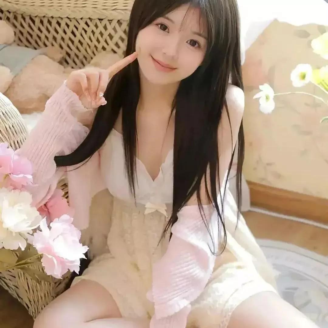 甜美少女心爆棚！花海中打卡～🌸✨海边花海少女 梦幻粉色的花海 花海少女照 粉嫩