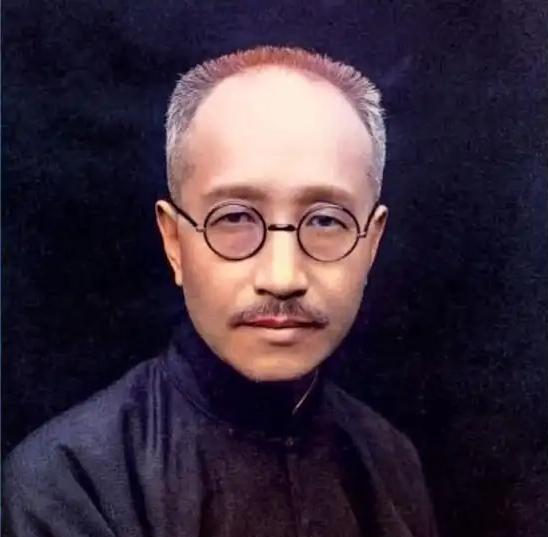 章含之这辈子跟养父章士钊别扭了大半辈子，临走却死活要埋在他身边，这背后到底藏着啥