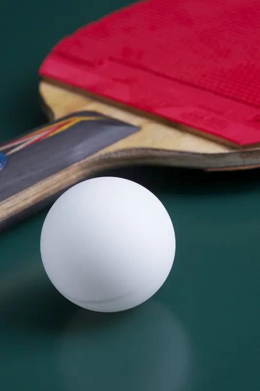 乒乓球乒乓球在我们的各种正式比赛中都是发展的比较好的一个项目。最近两年更是火爆。