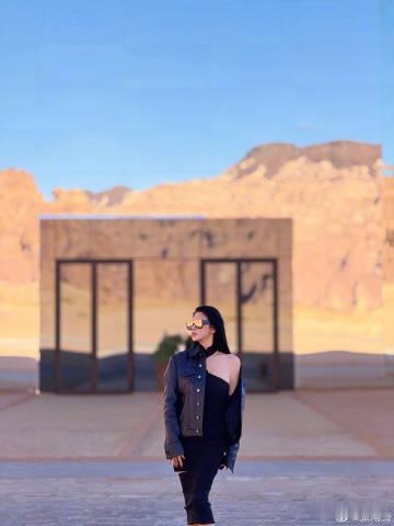 张雨绮去过夏天了吗  张雨绮去过夏天了吗，真的是太漂亮了呀，裙子的搭配真的是好美