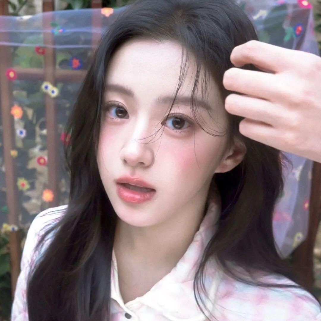 𝙒𝙚𝘾𝙝𝙖𝙩头像｜女生头像｜炽夏｜高清头像｜氛围感女头 丨ins 丨