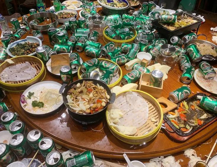 不知道你们有没有发现一个非常奇怪的事情，中国的白酒好像并不是为了好喝才喝的，就纯