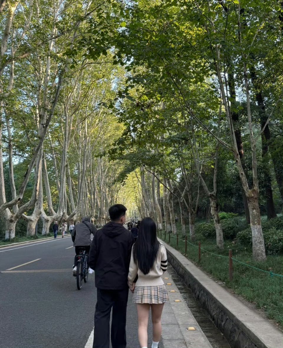 婚姻生活坦白局婚姻：烟火里的甜，琐事中的慧婚姻，常被误解成一地鸡毛的战场，实则它