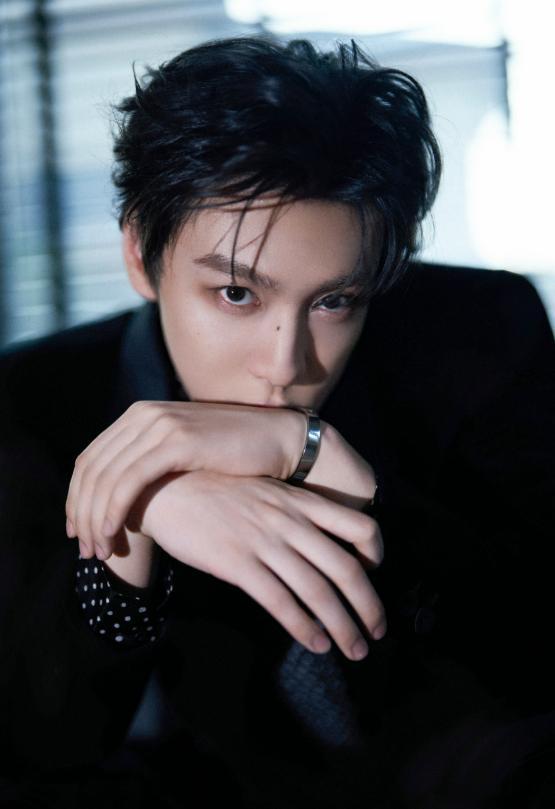 1.田栩宁的商务活动邀约很多，包括进组项目他团队也在争取，2月初会有进组的消息。