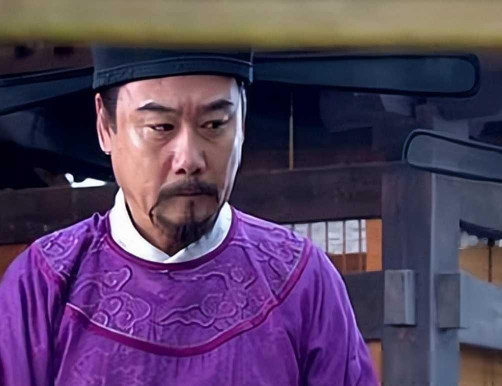 洪武十年冬,宫中忽传一道谕旨，直指前通政使曾秉正：施以腐刑——也就是宫刑，阉割处