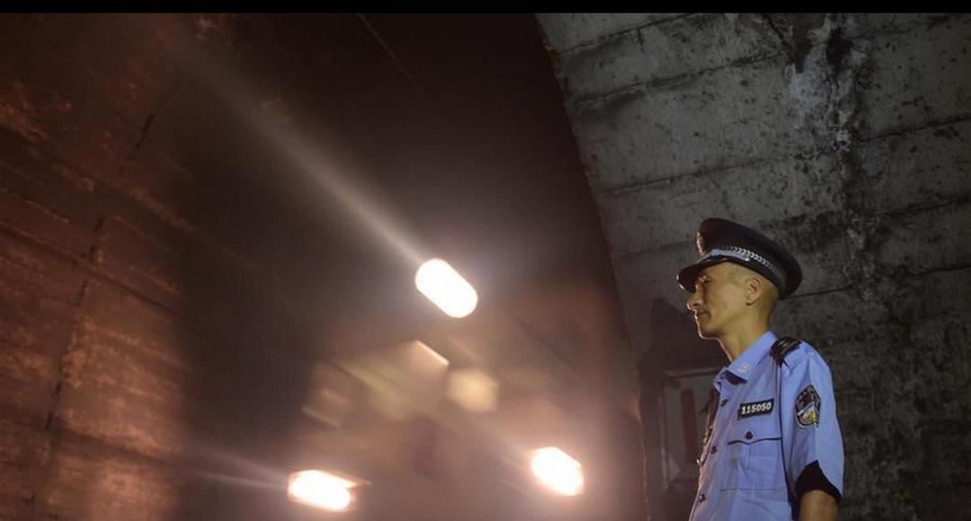 朱东是西昌铁路公安处普雄车站派出所民警，全国特级优秀人民警察，扎根大凉山成昆铁路