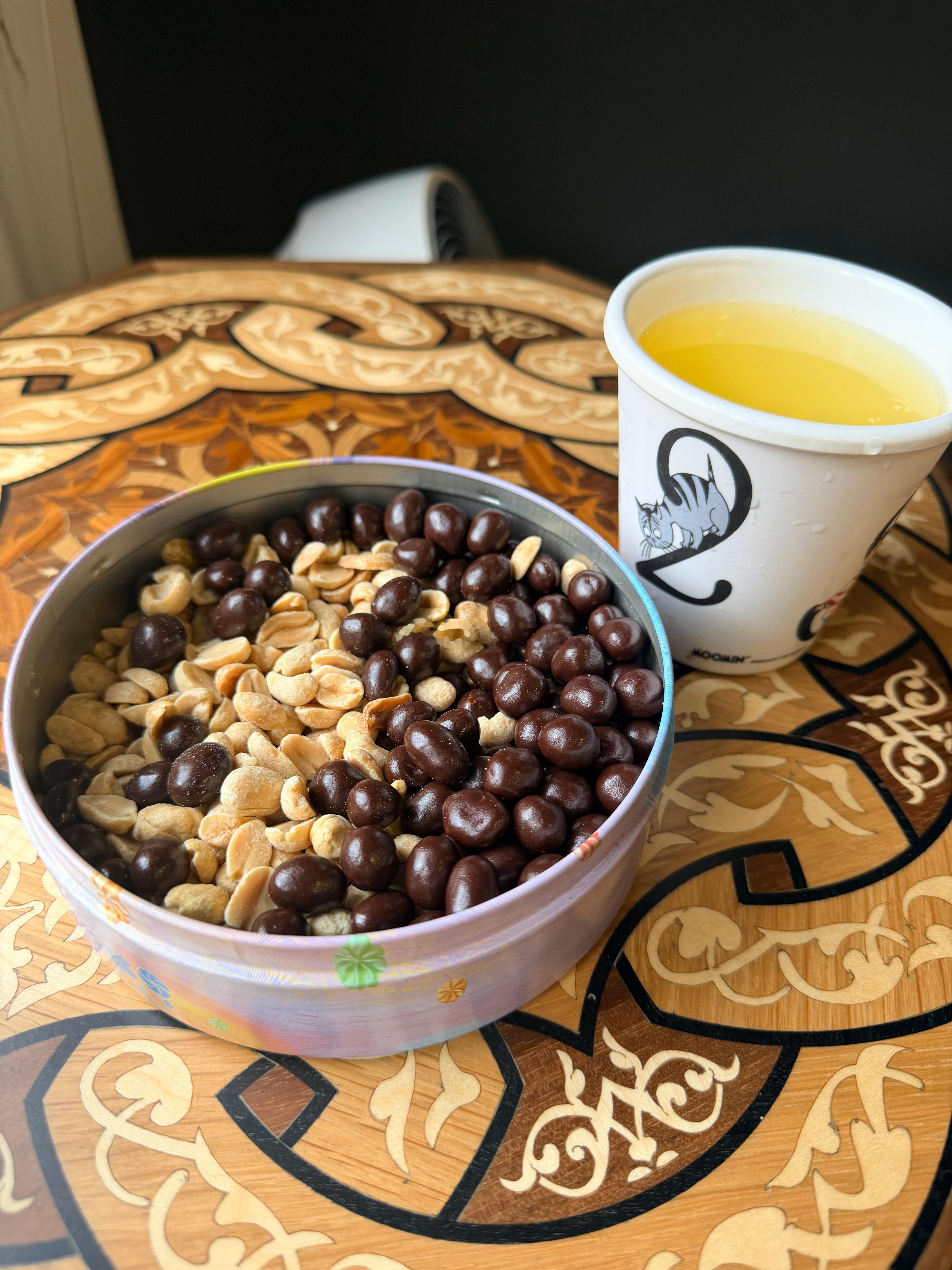 你就试试看把花生和巧克力豆混合小青柠冲一杯加点冰停得下来吗 