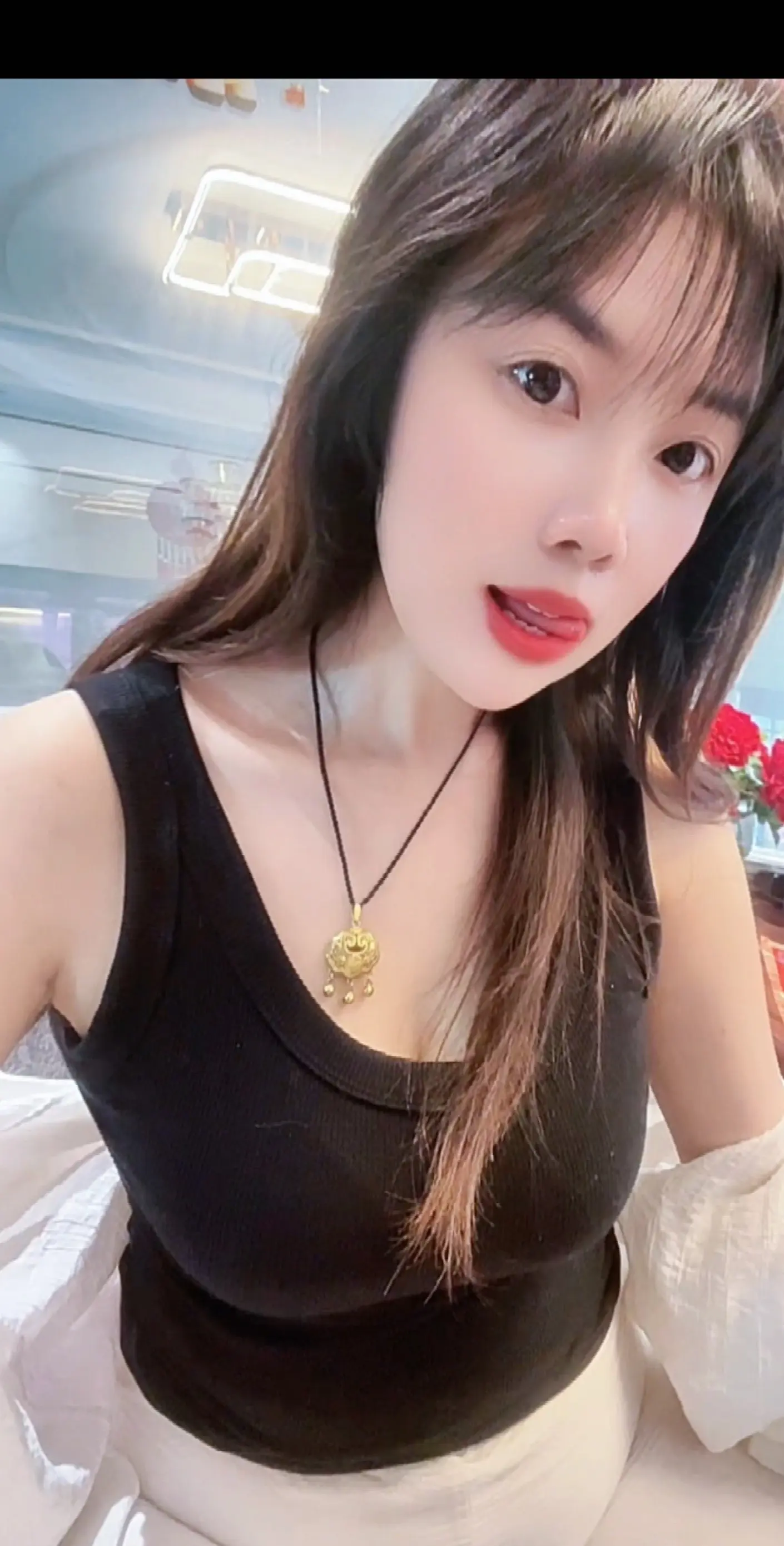 我问大师，如何才能过得开心呢？    大师说：少吃点，   很多事情都...