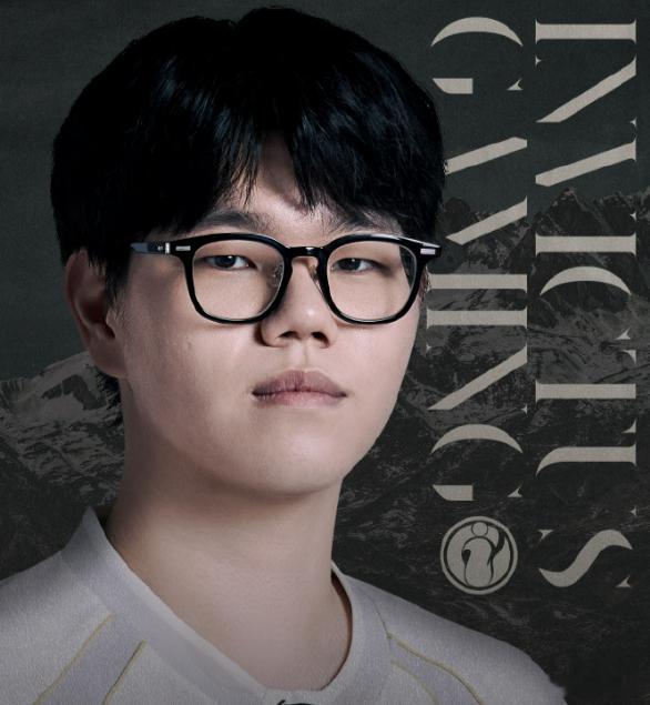 TheShy回来了  TheShy迷弟也找到工作了加入FNC挺好的 感觉去世界赛