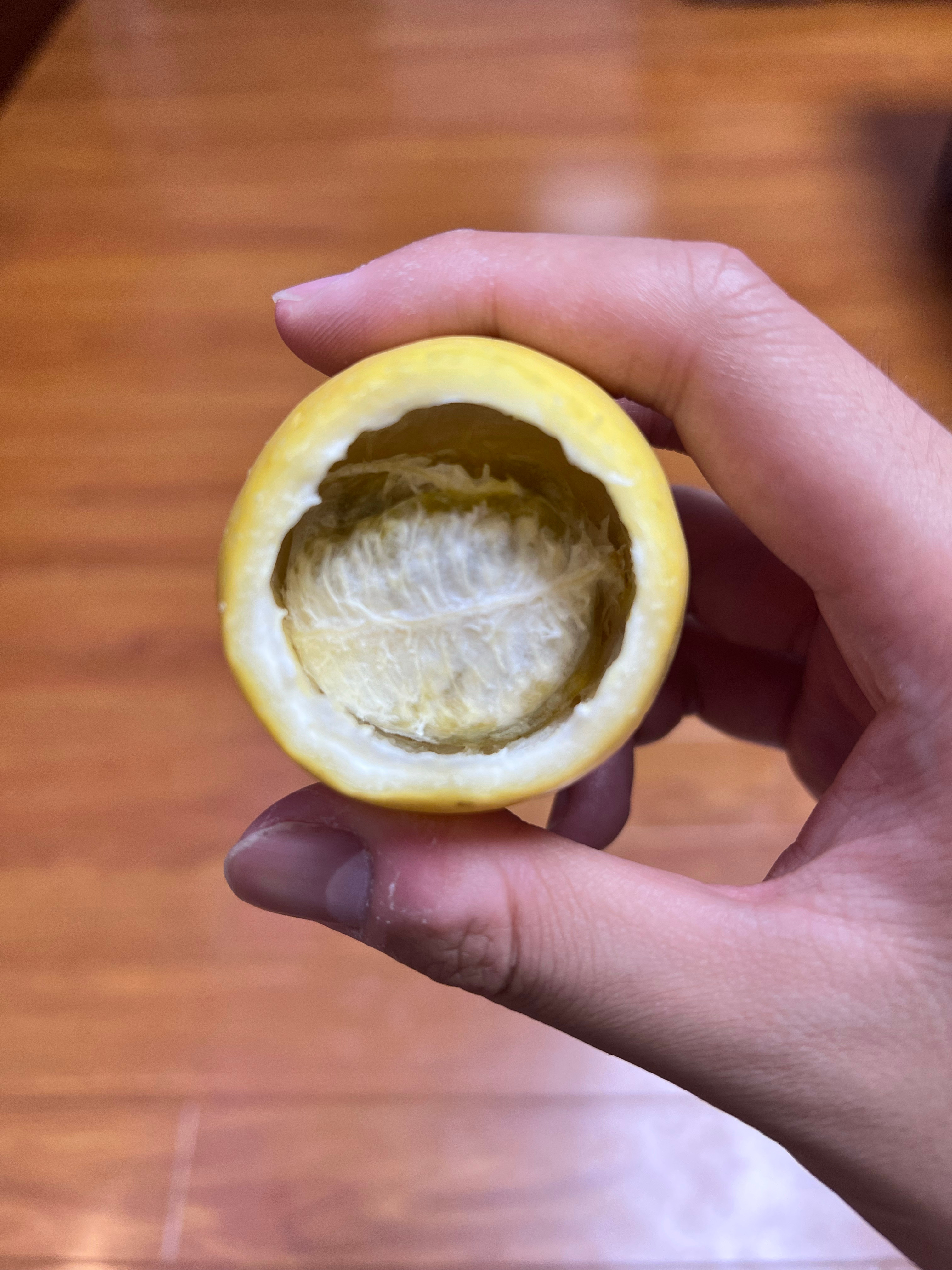 人生第一次吃百香果，竟是这个味道[吃惊][吃惊] ​​​