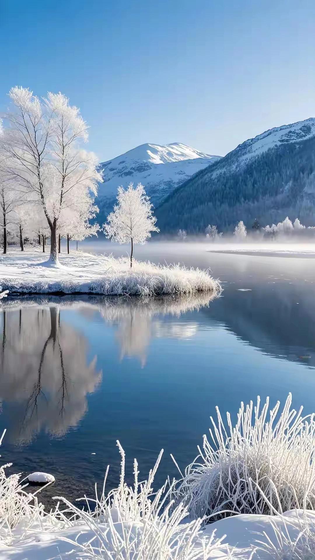 上联   清风脉脉凝诗意
下联：碧水潺潺音含情