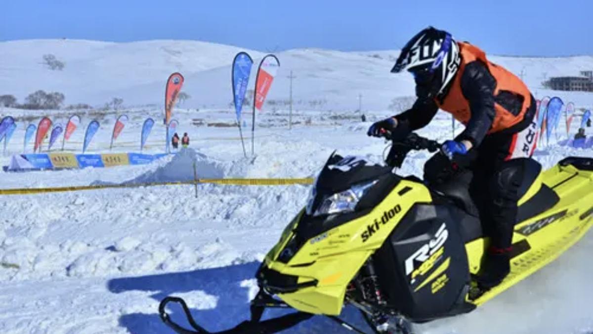 近日，张雪在WSBK赛场上夺冠，这一胜利不仅是个人的荣耀，更折射出中国在国际摩托