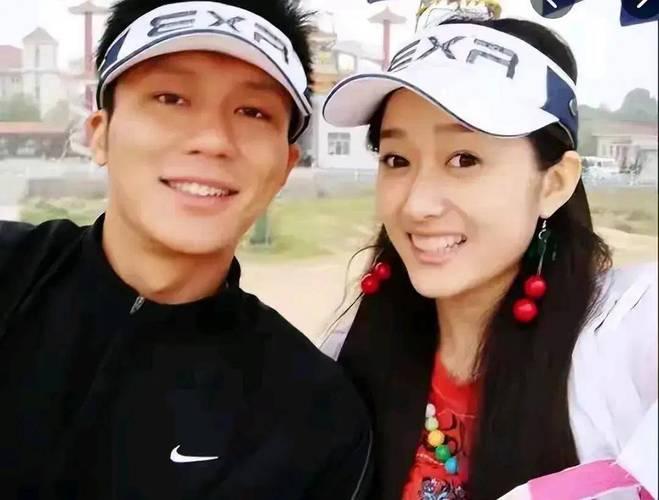 6月6日，“大黑牛”李晨的妹妹李可馨在杭州一处庄园低调举办户外婚礼，引来不少网友